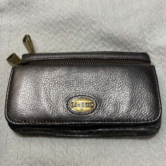 Fossil Metallic Bronze Crossbody Bag with Coordinating Wallet - Picture 3 of 15